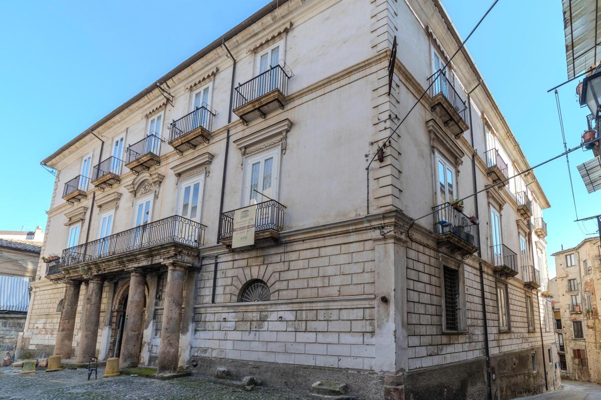 Dimora Storica Giostra Vecchia - Palazzo Grisolia 1809 Cosenza Exteriér fotografie