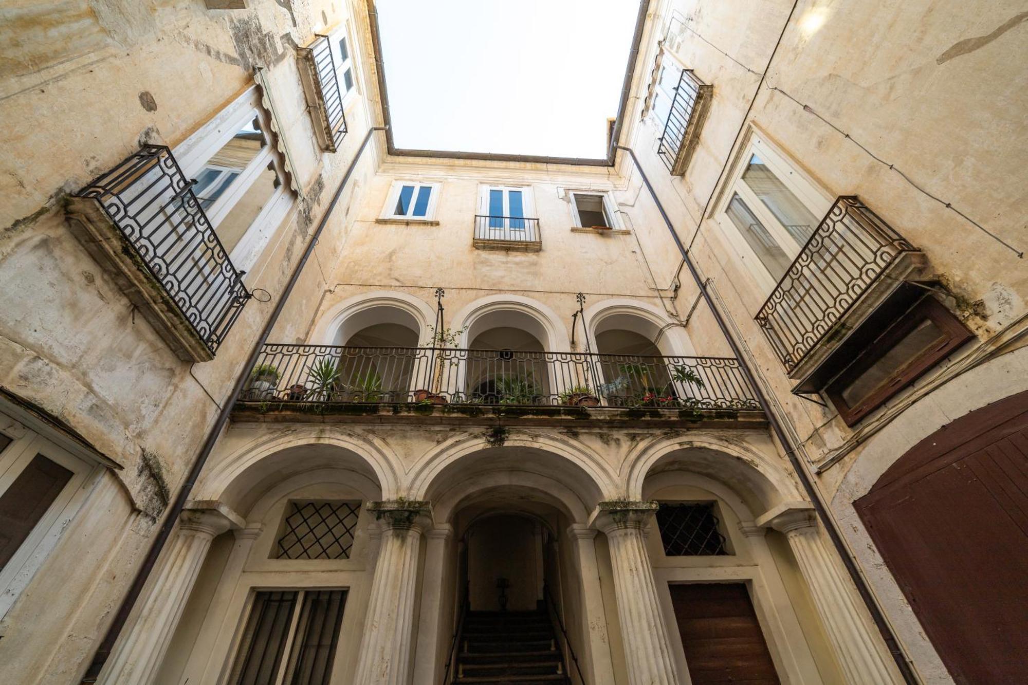 Dimora Storica Giostra Vecchia - Palazzo Grisolia 1809 Cosenza Exteriér fotografie